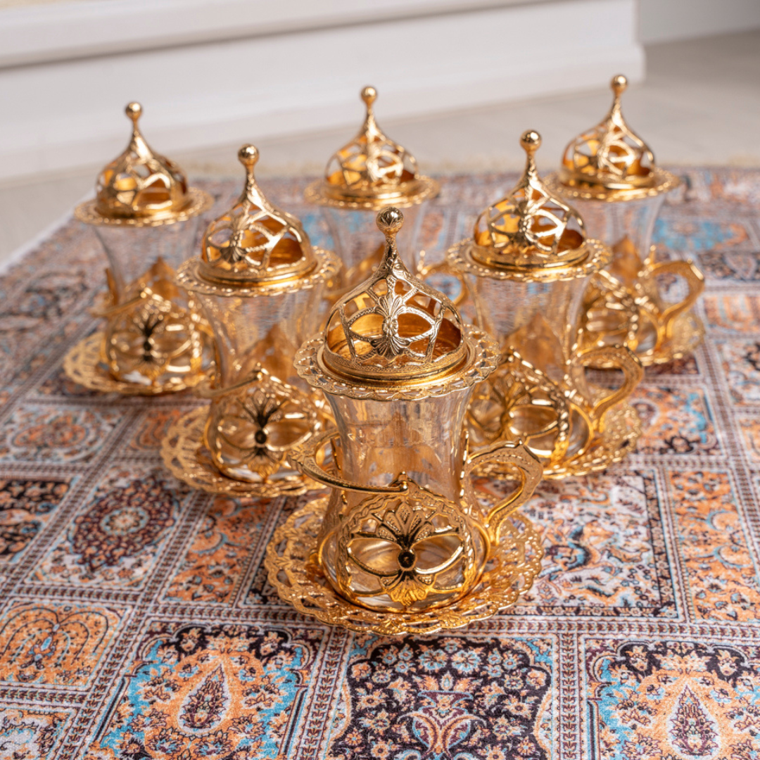 OTTOMAN BRASS Arte y Sabor: Set de 6 Vasos Turcos Artesanales para Té - ORO
