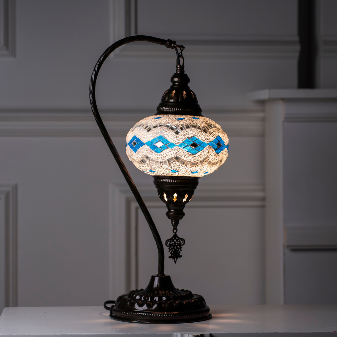 Flor de Turquía Lámpara Turca Hecha a Mano para una Iluminación Floral y Romántica. BLANCO-AZUL