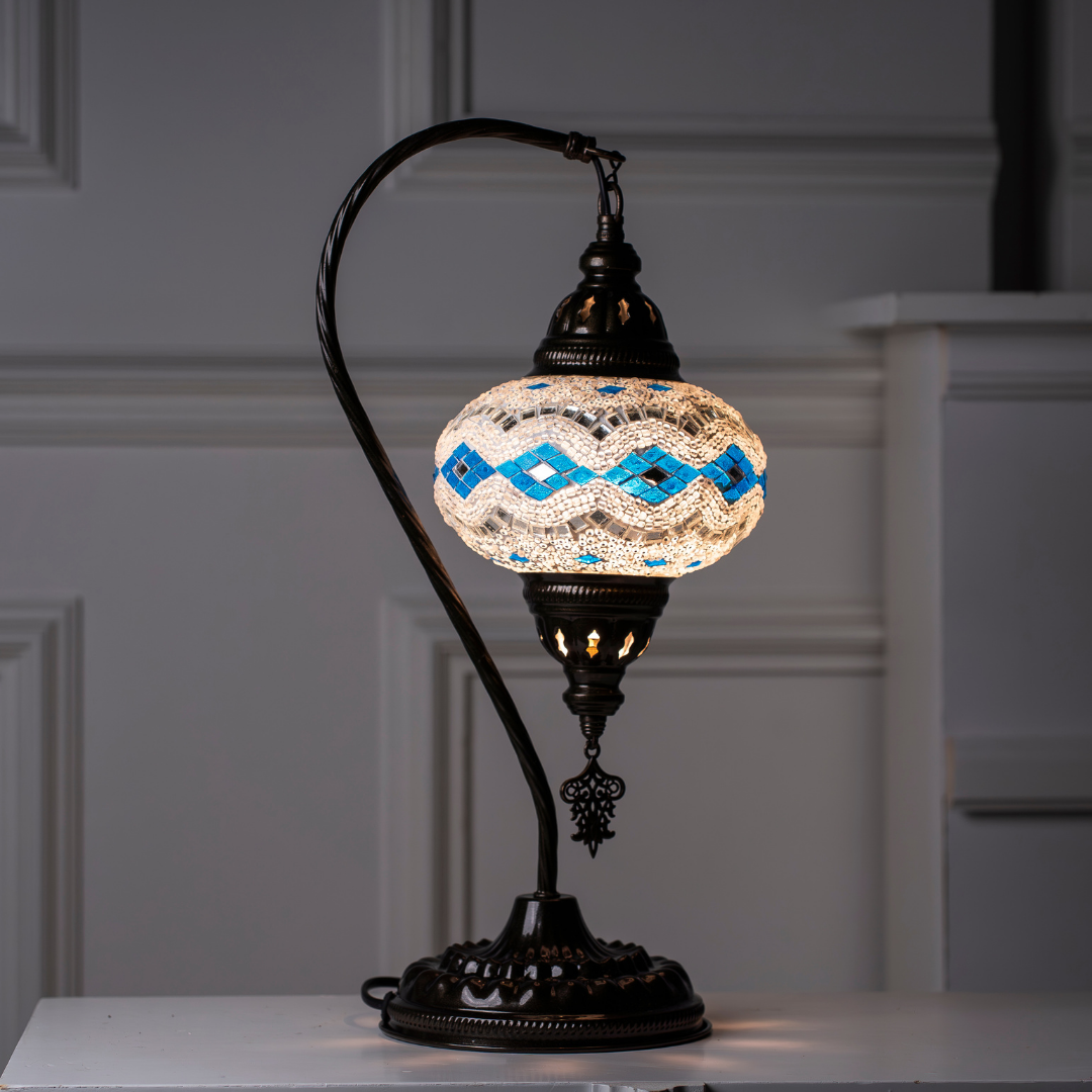 Flor de Turquía Lámpara Turca Hecha a Mano para una Iluminación Floral y Romántica. BLANCO-AZUL