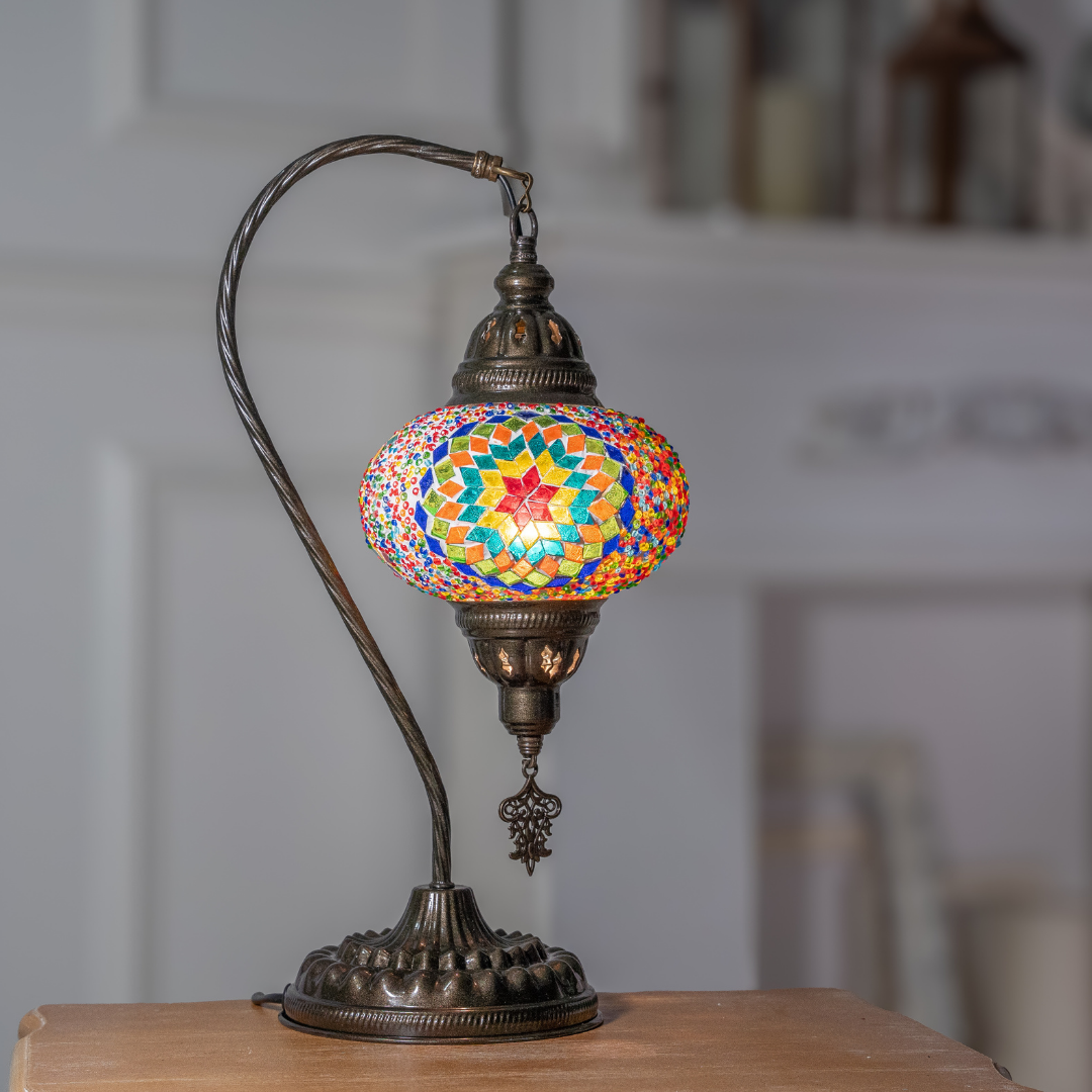 Flor de Turquía Lámpara Turca Hecha a Mano para una Iluminación Floral y Romántica. Multicolor