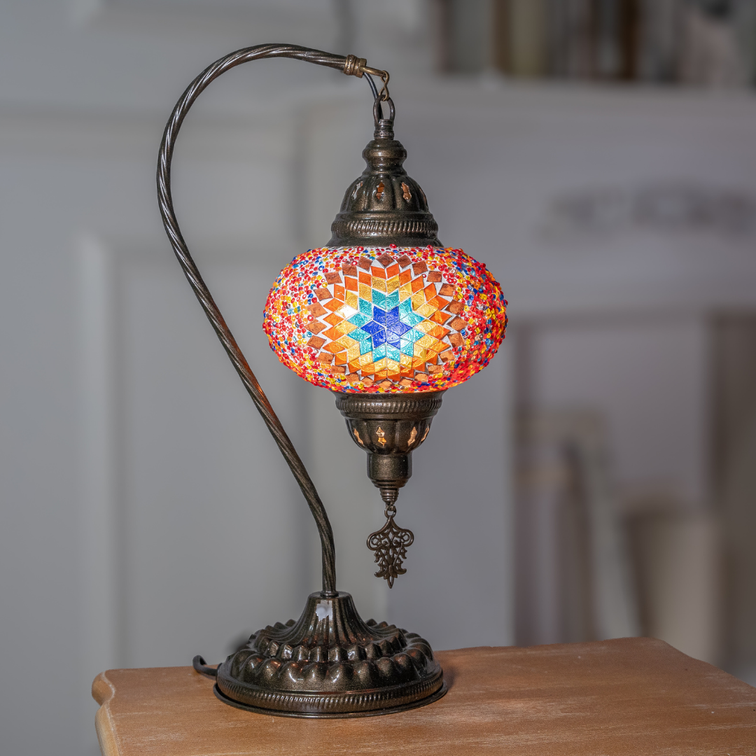 Flor de Turquía Lámpara Turca Hecha a Mano para una Iluminación Floral y Romántica. Multicolor