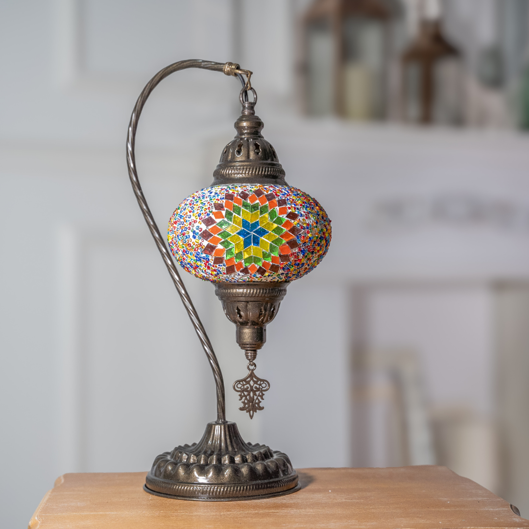 Flor de Turquía Lámpara Turca Hecha a Mano para una Iluminación Floral y Romántica. Multicolor
