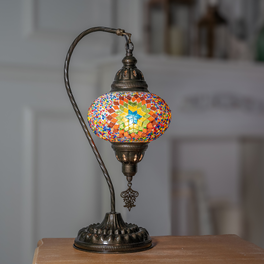Flor de Turquía Lámpara Turca Hecha a Mano para una Iluminación Floral y Romántica. Multicolor