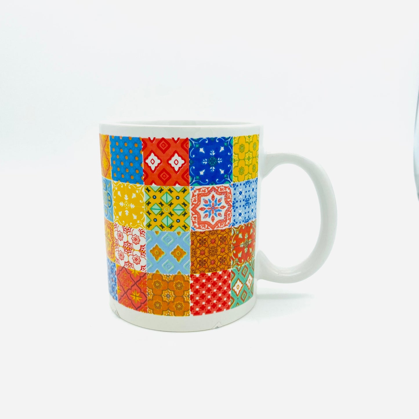 Taza de cerámica. Estilo árabe.