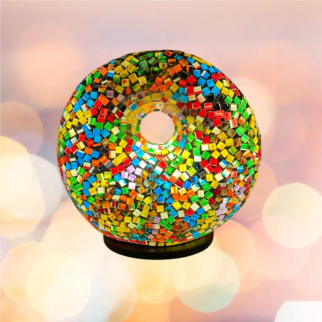 Lámpara Áurea de Mosaico: Luz y Color en Tu Hogar. Ojo Coco.