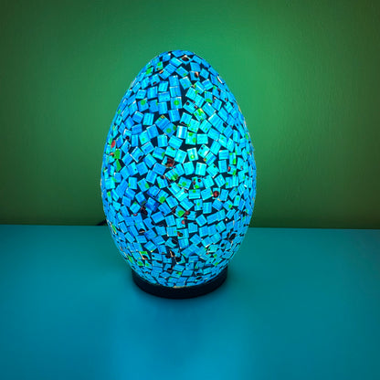 Lámpara Áurea de Mosaico: Luz y Color en Tu Hogar. Huevo.