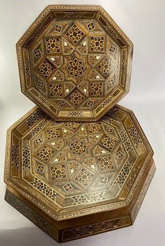 Bandejas de mosaico y nácar.