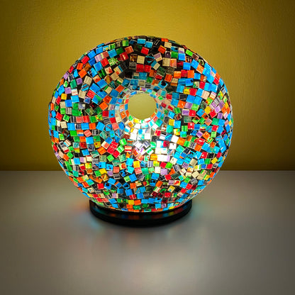 Lámpara Áurea de Mosaico: Luz y Color en Tu Hogar. Ojo Coco.