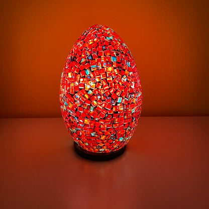 Lámpara Áurea de Mosaico: Luz y Color en Tu Hogar. Huevo.